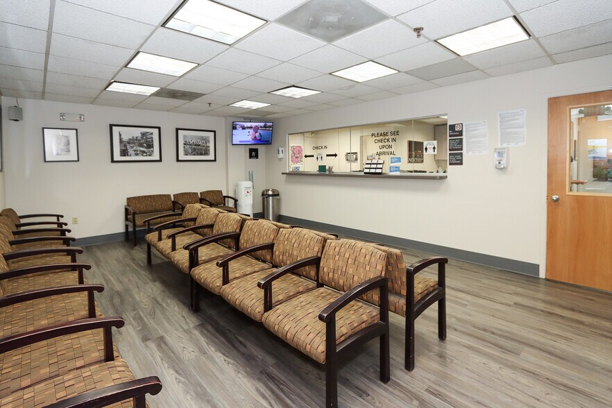 More Photos Of 233 E Shore Rd, Great Neck Medical For Lease