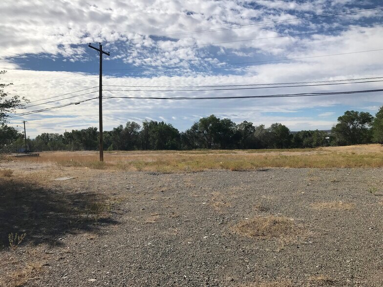 More Photos Of 801 W Main St, Riverton Warehouse For Sale