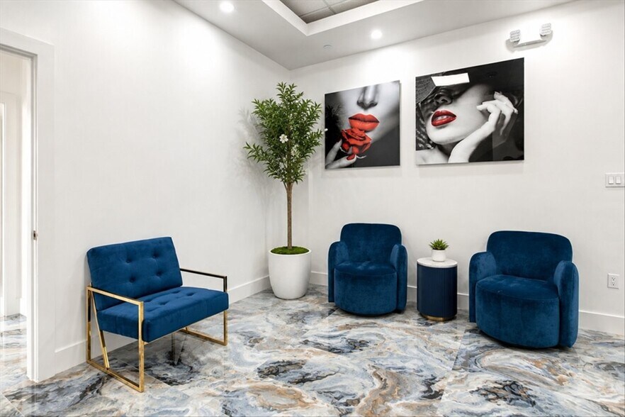 More Photos Of 2920-2950 NE 207th St, Aventura Unknown For Lease