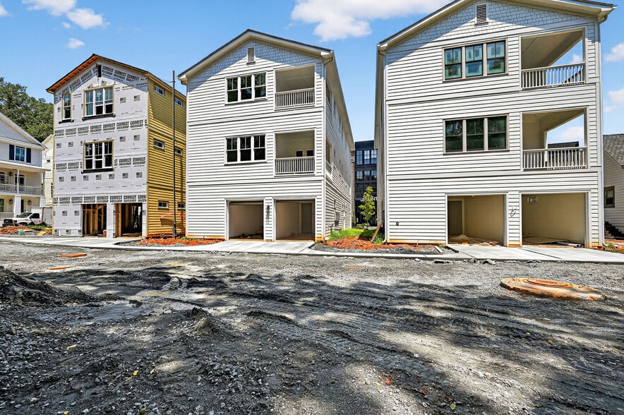 More Photos Of 64 Linton St, Woodstock Apartments For Sale