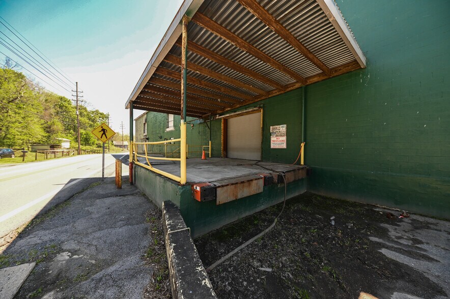 More Photos Of 164 Eyster Rd, Halltown Manufacturing For Sale