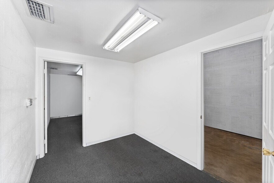 More Photos Of 13826-13838 SW 142nd Ave, Miami Warehouse For Sale