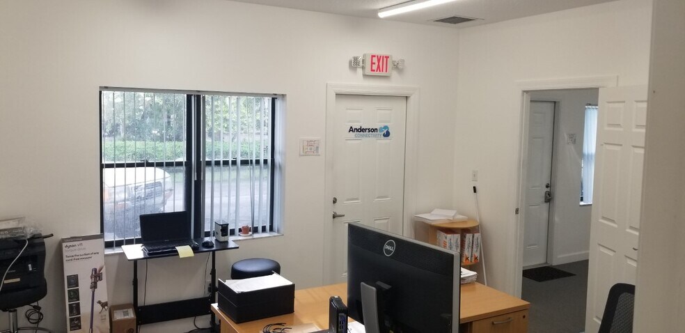 More Photos Of 174 Semoran Commerce Pl, Apopka Light Distribution For Lease