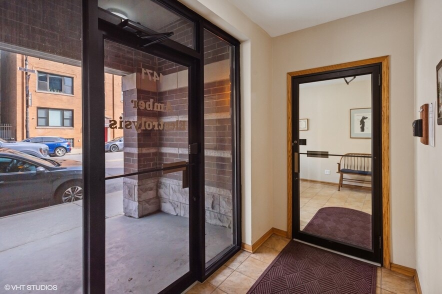 More Photos Of 1471 W Irving Park Rd, Chicago Apartments For Sale