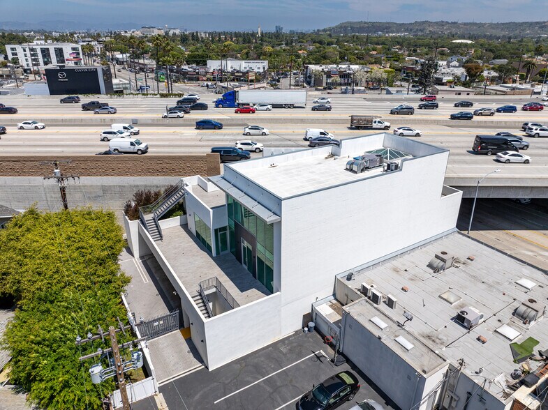 More Photos Of 11259 Washington Blvd, Culver City Office For Sale