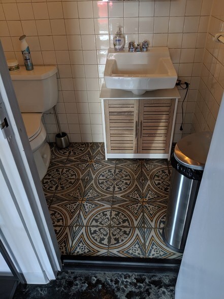 More Photos Of 306 Water St, Brooklyn Warehouse For Lease