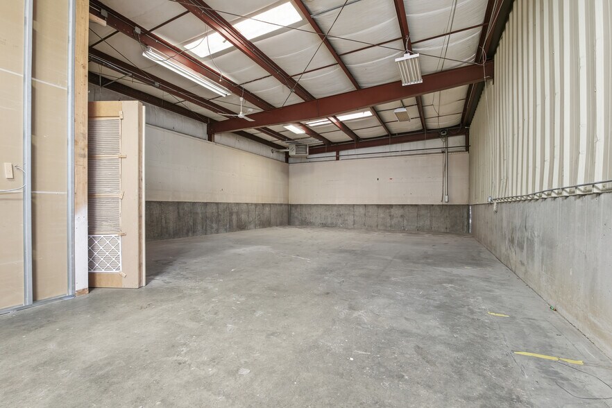 More Photos Of 109 Apremont Way, Westfield Manufacturing For Lease