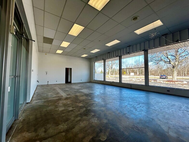 More Photos Of 9880 E Michigan Ave, Galesburg Medical For Sale