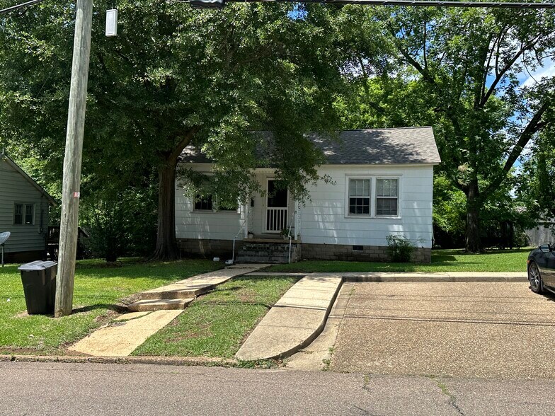 More Photos Of 302 Spring St, Starkville Land For Sale