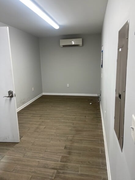 More Photos Of 922 Austin Ln, Bridgeville Warehouse For Sale