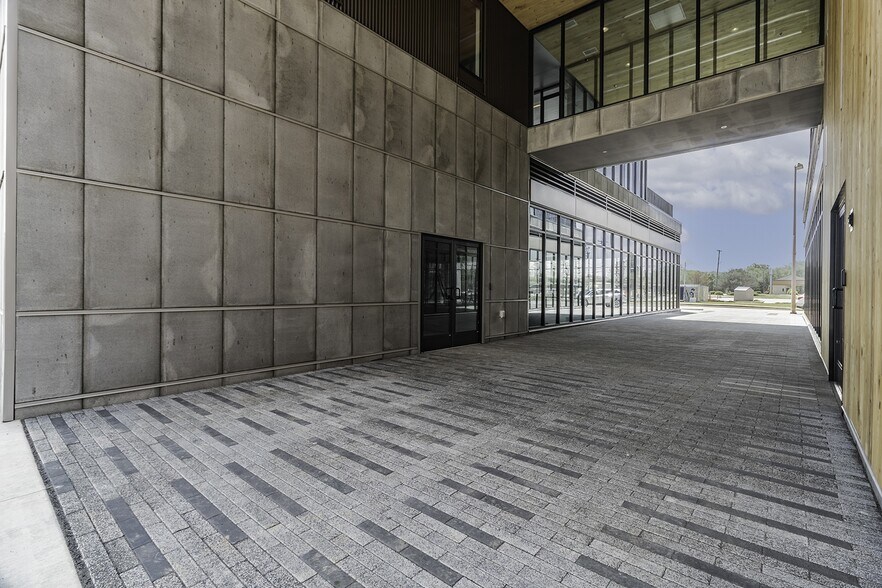 More Photos Of 202 E Emma Ave, Springdale Apartments For Lease