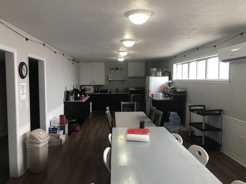 More Photos Of 6200 39th St, Groves Religious Facility For Sale