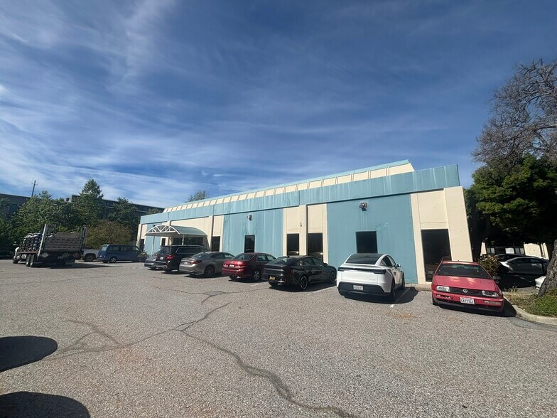 More Photos Of 1230 Bordeaux Dr, Sunnyvale Light Manufacturing For Lease
