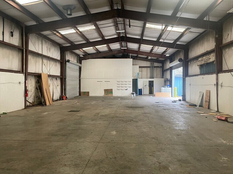 More Photos Of 134 Jonesboro Rd, Fairburn Warehouse For Lease