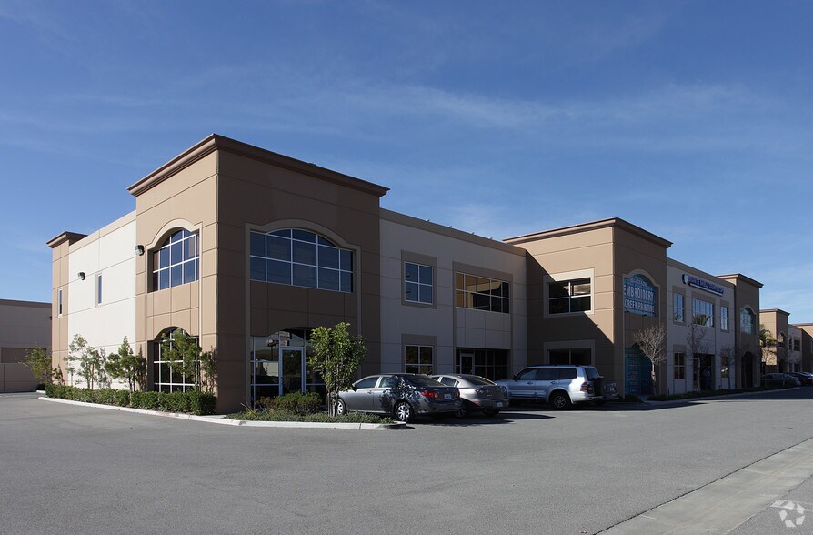 Primary Photo Of 18451 Collier St, Lake Elsinore Showroom For Lease