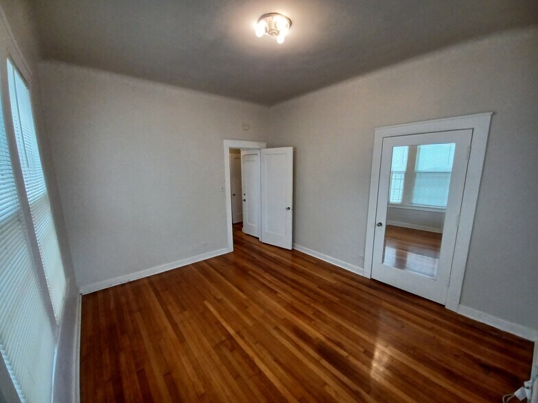 More Photos Of 219 W Magnolia Ave, San Antonio Apartments For Sale