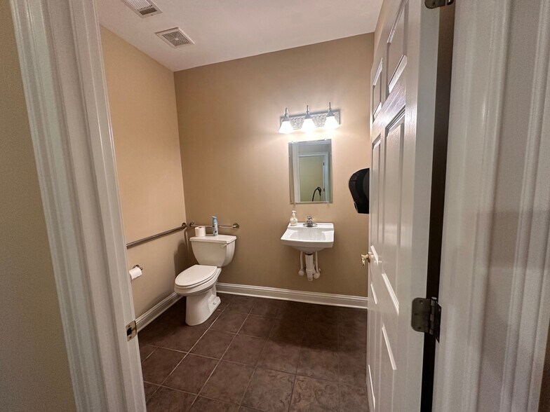 More Photos Of 416 Pirkle Ferry Rd, Cumming Office Residential For Sale