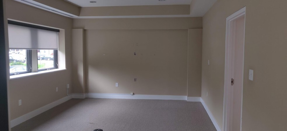 More Photos Of 6803 Whittier Ave, McLean Loft Creative Space For Lease