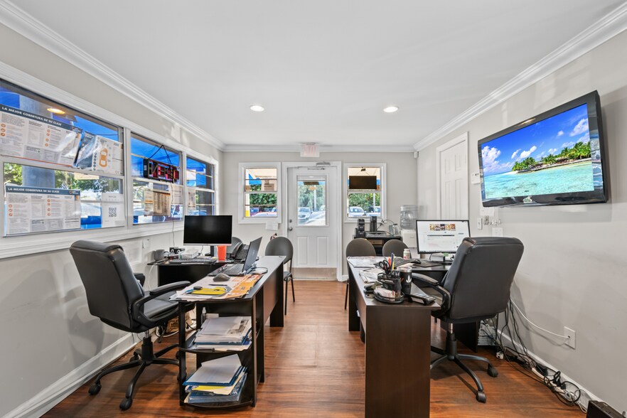 More Photos Of 4521 N Federal Hwy, Pompano Beach Auto Dealership For Sale