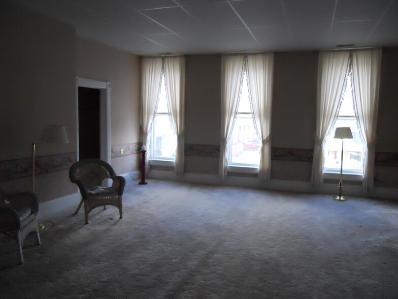 More Photos Of 115 S Main St, Vassar Office Residential For Lease