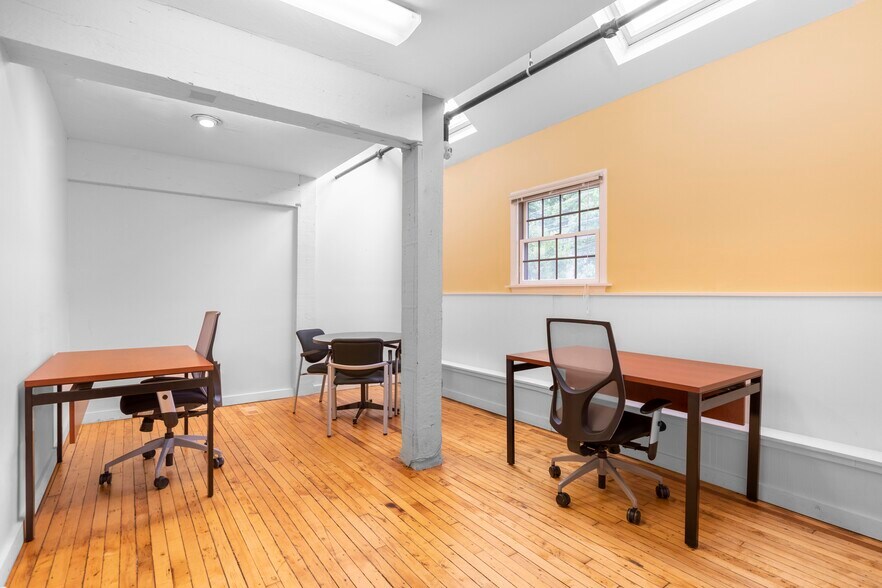 More Photos Of 196 W Ashland St, Doylestown Coworking Space