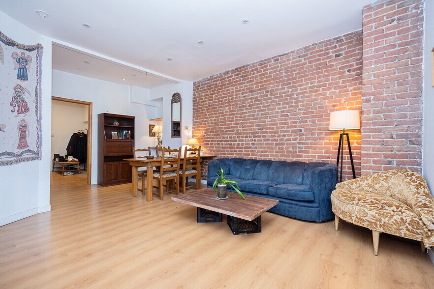 More Photos Of 4320-4324 St Saint-Denis, Montréal Multifamily For Sale