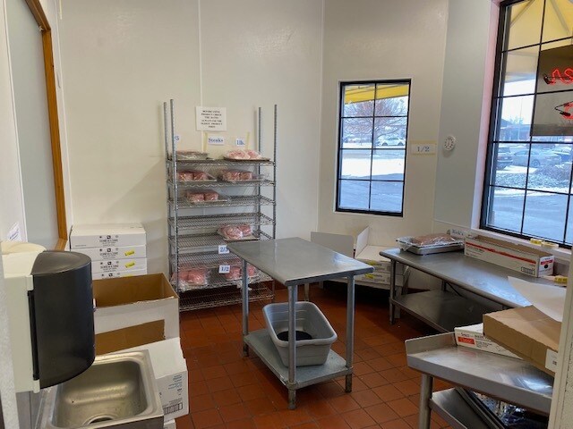 More Photos Of 3315 10th Ave S, Great Falls Restaurant For Sale