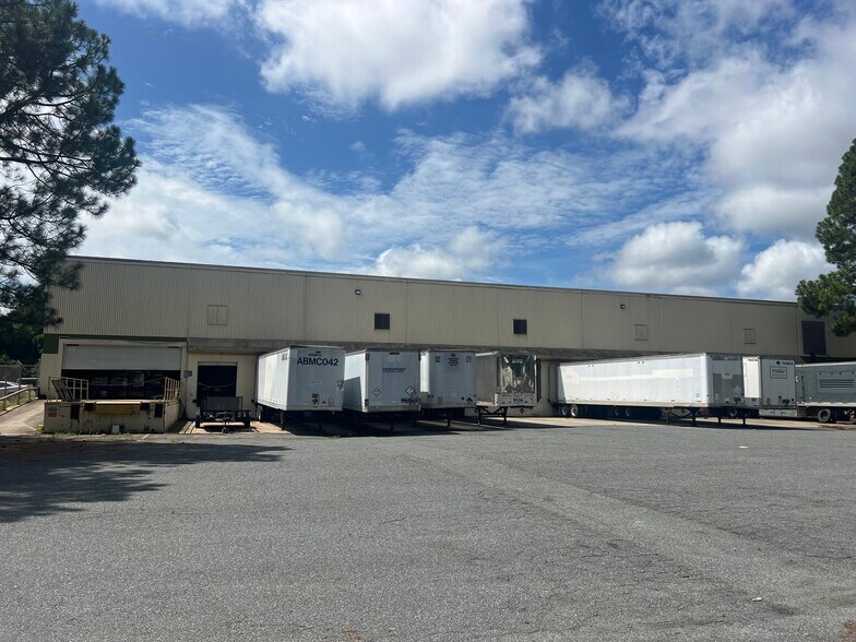 More Photos Of 13201 W Reese Blvd, Huntersville Warehouse For Sale