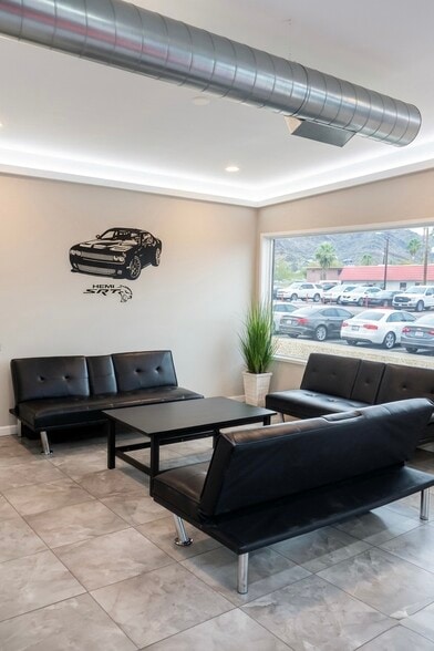 More Photos Of 10016 N Cave Creek Rd, Phoenix Warehouse For Lease