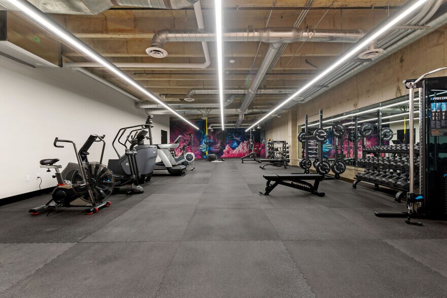 More Photos Of 5295 S Commerce Dr, Salt Lake City Office For Lease