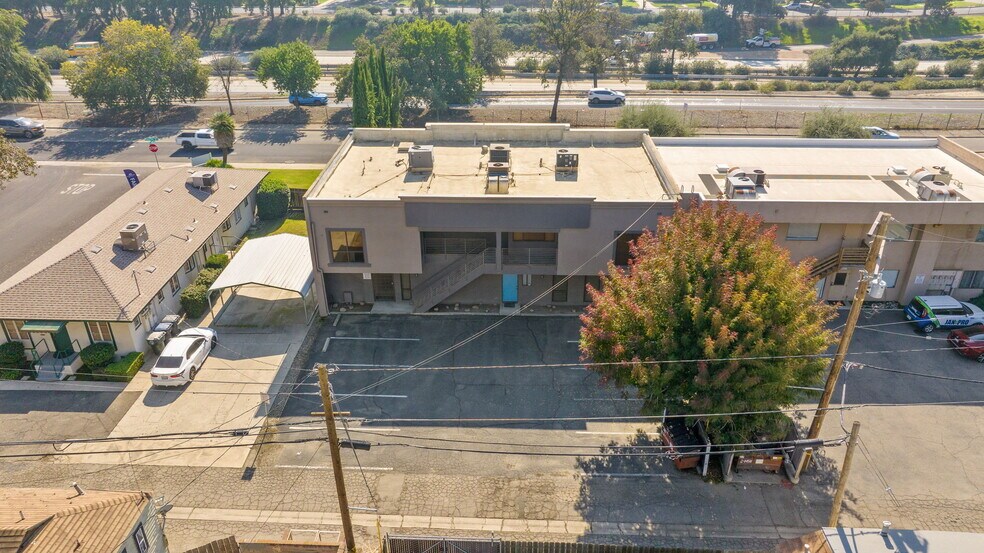 More Photos Of 1606 W Mineral King Ave, Visalia Office For Sale