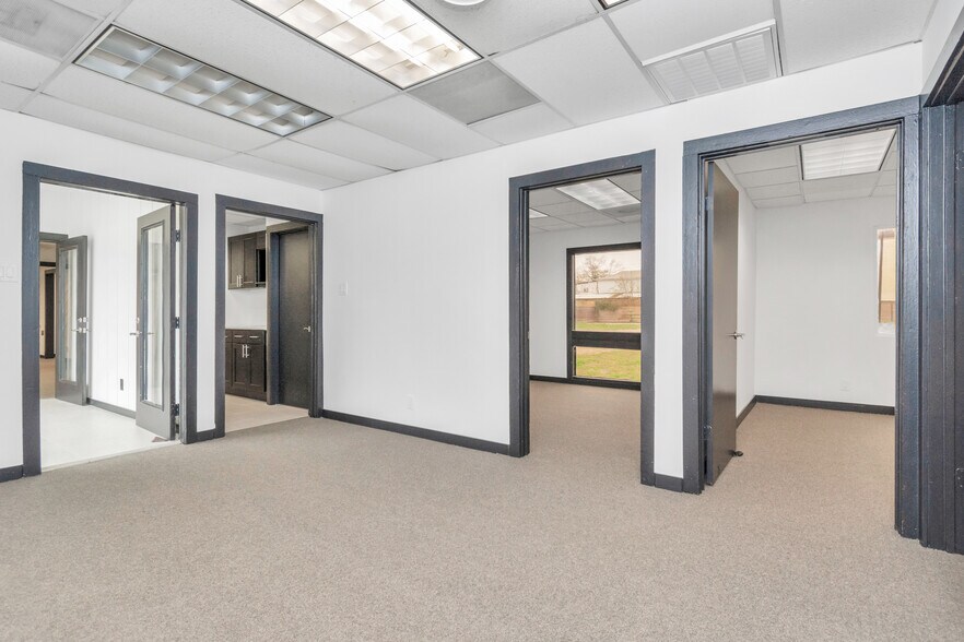 More Photos Of 8703 Meadowcroft Dr, Houston Medical For Lease