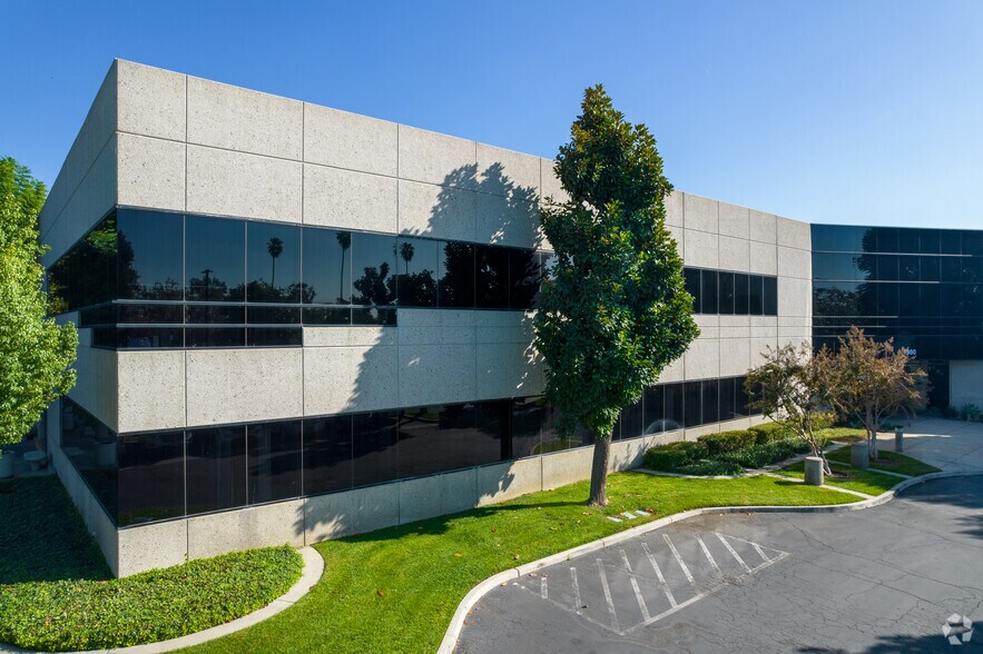 More Photos Of 1980 Orange Tree Ln, Redlands Office For Lease