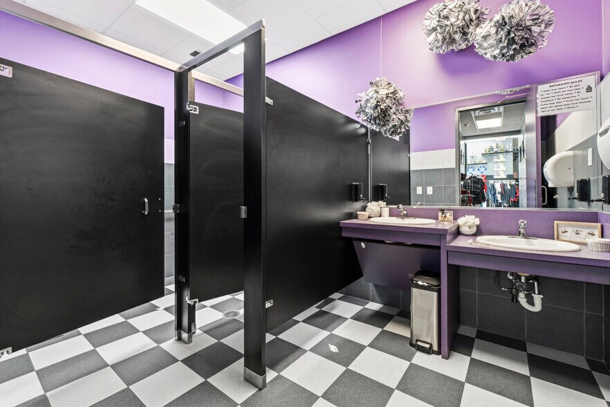 More Photos Of 28519 Sweetgum Rd, Magnolia General Retail For Sale
