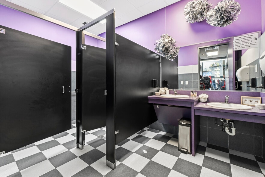 More Photos Of 28519 Sweetgum Rd, Magnolia General Retail For Sale