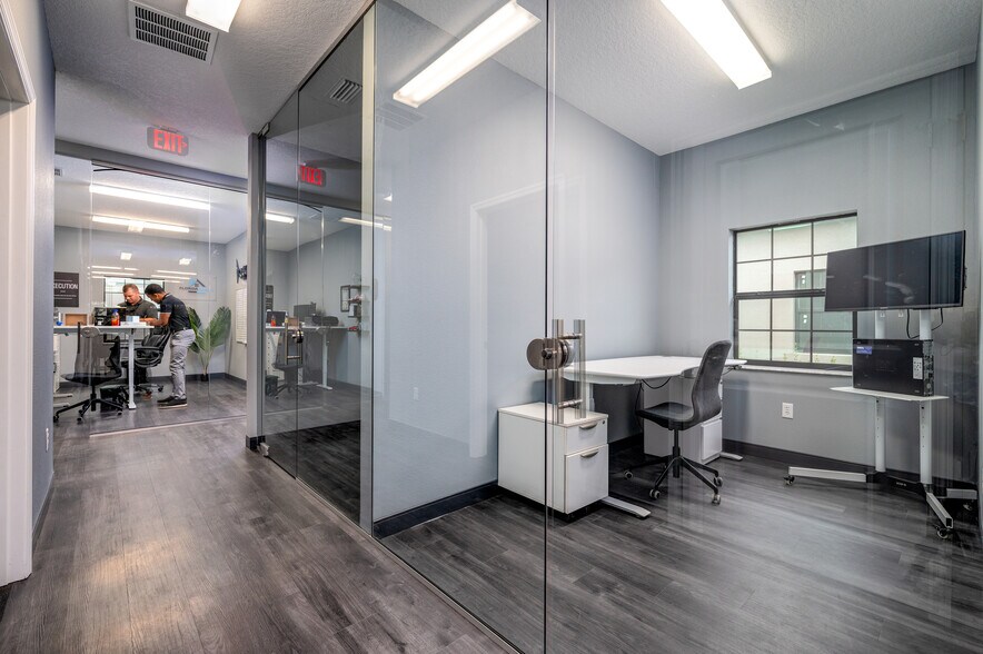 More Photos Of 2625 Stonewood Park Loop, Land O' Lakes Loft Creative Space For Lease