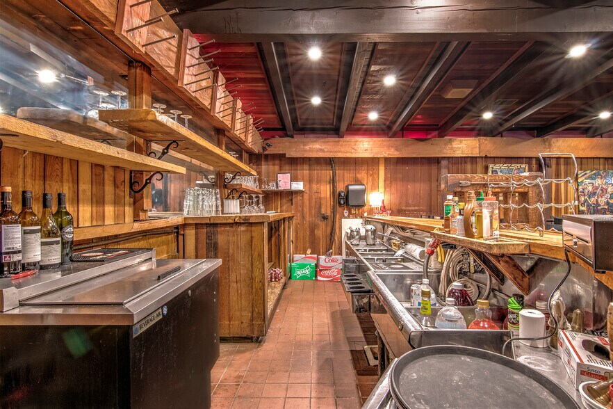 More Photos Of 54905 N Circle Dr, Idyllwild-Pine Cove Restaurant For Lease