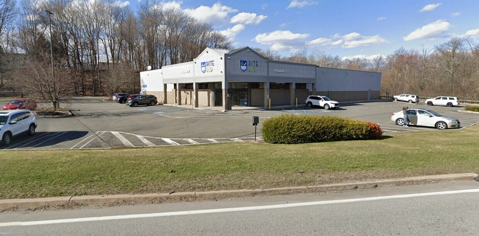 Primary Photo Of 701 Route 211 E, Middletown Drugstore For Lease