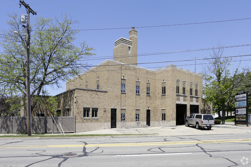 More Photos Of 75 W Walton Ave, Muskegon Medical For Sale