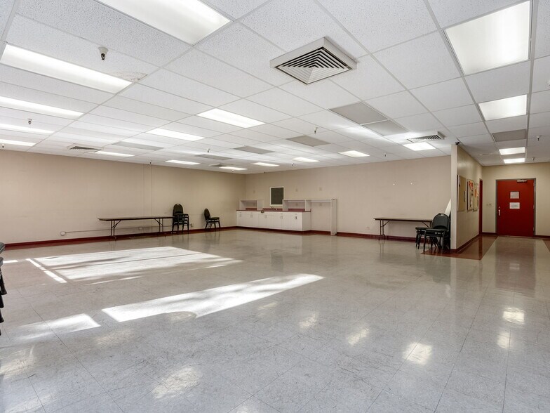 More Photos Of 16700 S Highway 99W, Amity Distribution For Sale