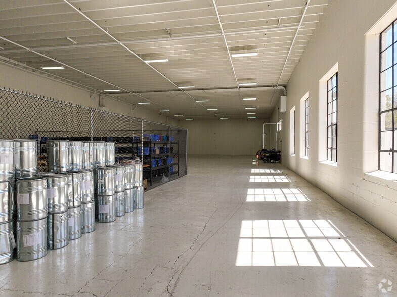 More Photos Of 414 N Meriah St, Landis Warehouse For Lease