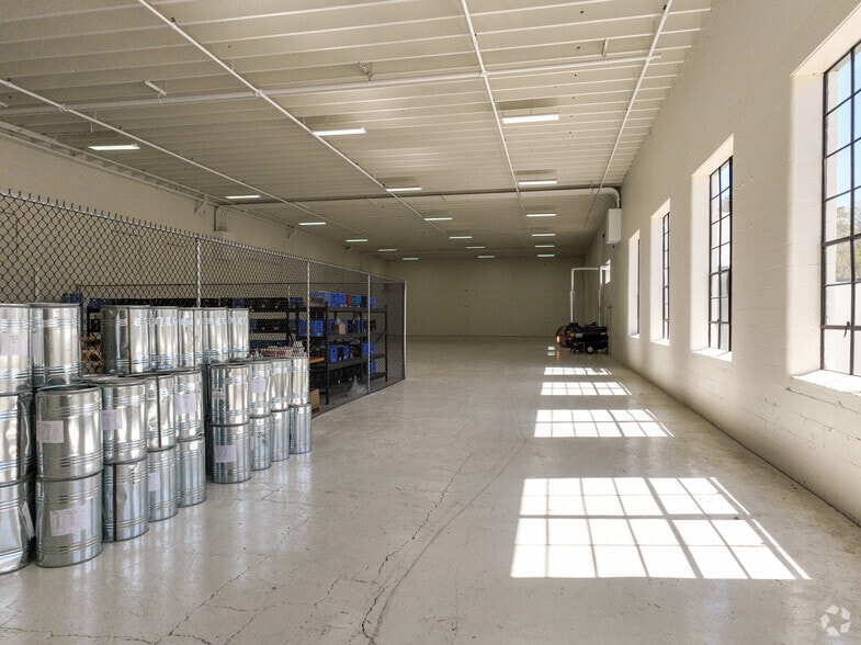 More Photos Of 414 N Meriah St, Landis Warehouse For Lease