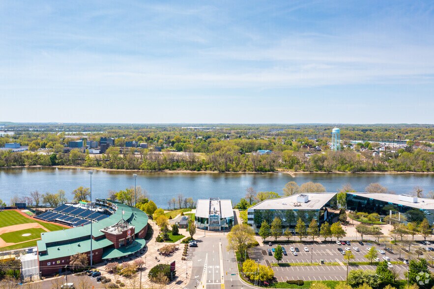 More Photos Of 400 Riverview Plz, Trenton Office For Lease