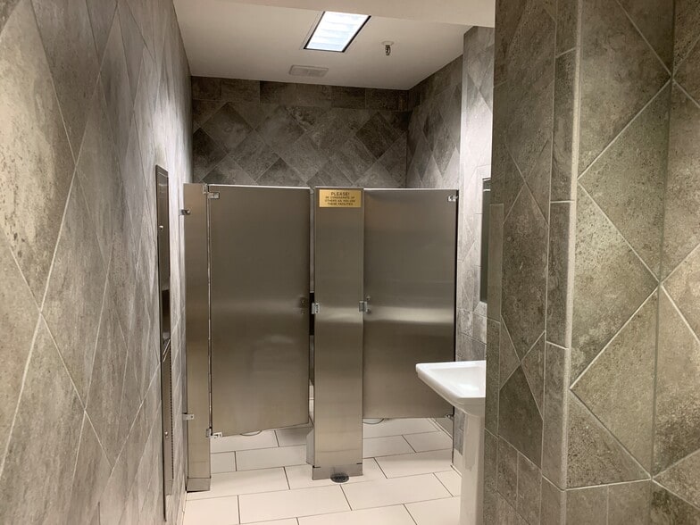 More Photos Of 411 Fannin St, Houston Office For Lease