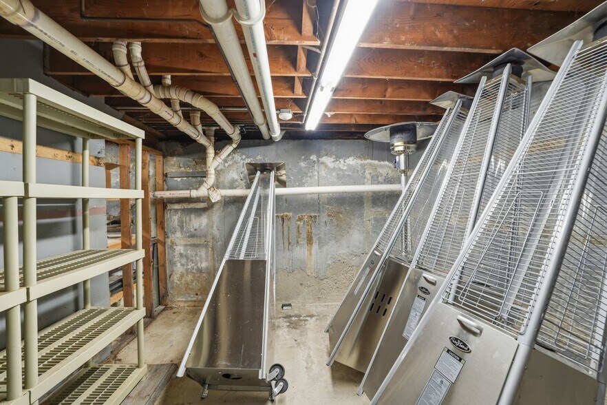 More Photos Of 332 Farnum Pike, Smithfield Restaurant For Sale