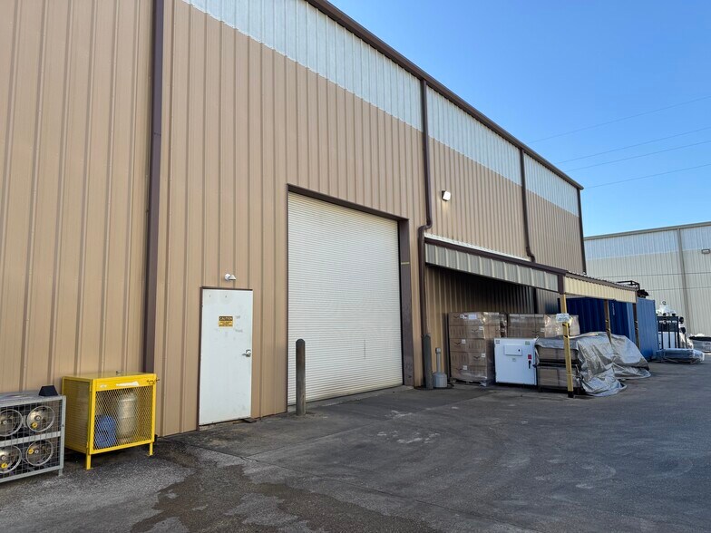 More Photos Of 6770 Bourgeois Rd, Houston Warehouse For Lease