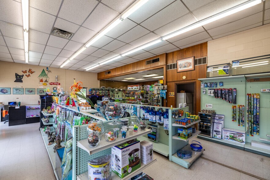 More Photos Of 200 N Main St, Duncanville Storefront Retail Office For Sale