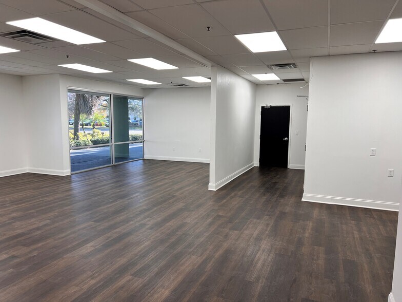 More Photos Of 1920 Cypress Lake Dr, Orlando Manufacturing For Lease