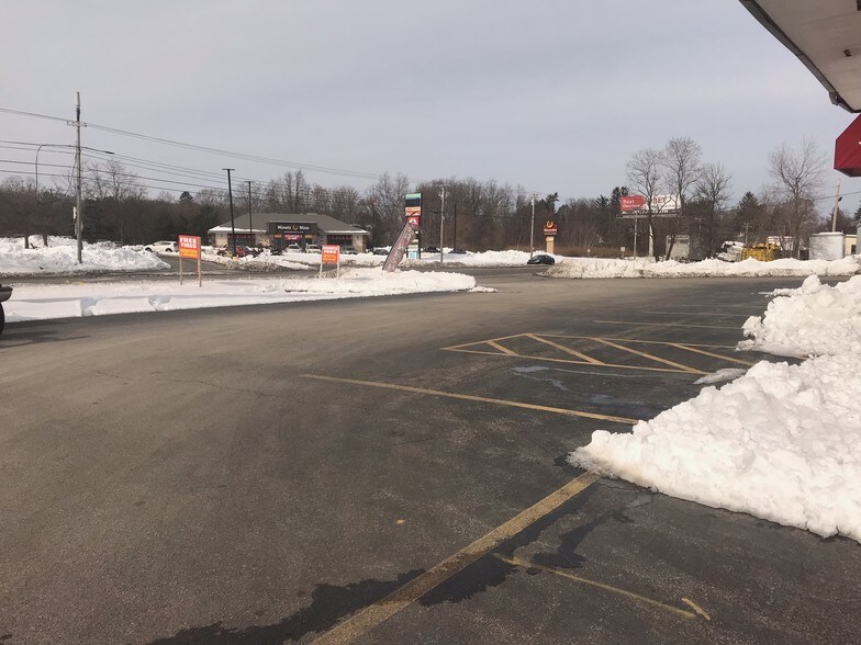 More Photos Of 35 SW Cutoff, Worcester Service For Lease