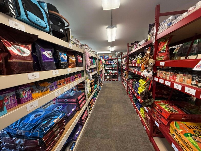 Primary Photo Of 700 Route 4A West, Castleton Storefront Retail Residential For Sale